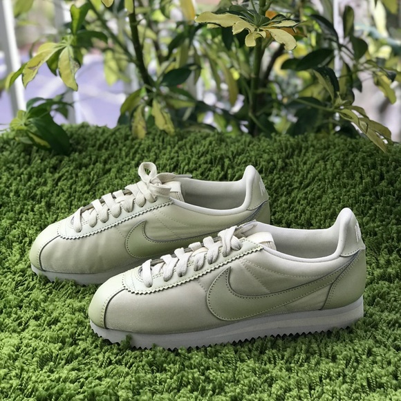 NWT Nike Cortez Nylon Light Bone WMNS - Picture 6 of 8